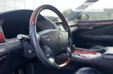 Седан Lexus LS 2010 в 