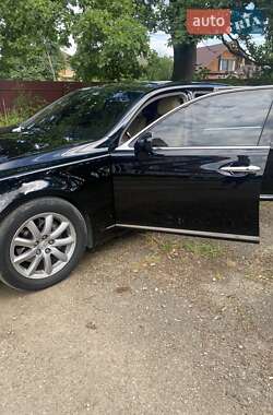 Седан Lexus LS 2007 в Косове