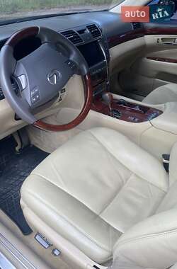 Седан Lexus LS 2007 в Косове