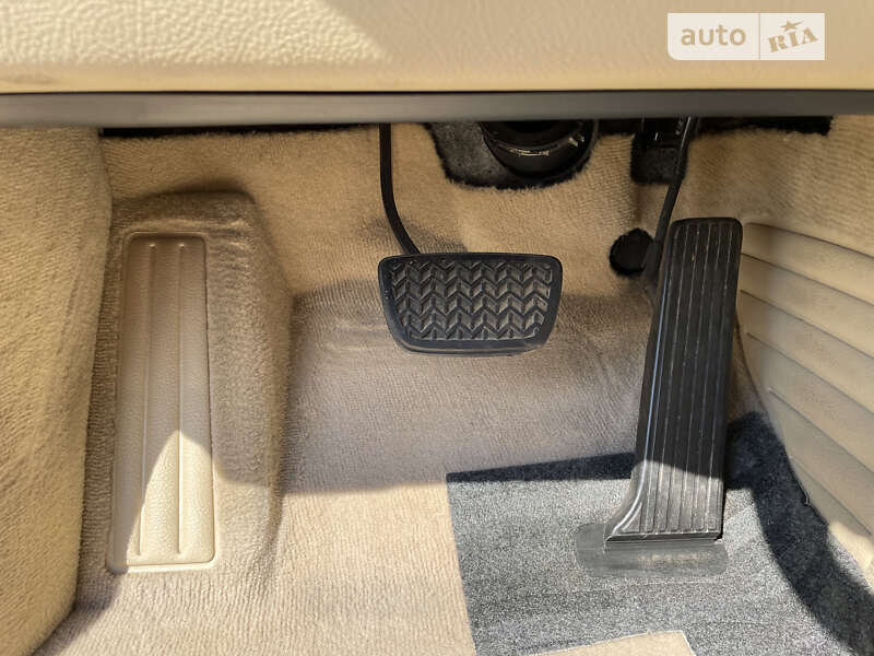 Седан Lexus LS 2008 в Чернігові