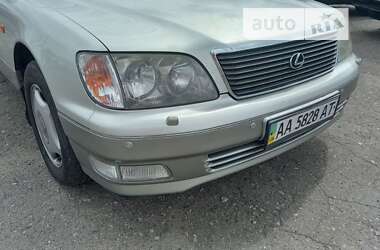 Седан Lexus LS 2000 в 