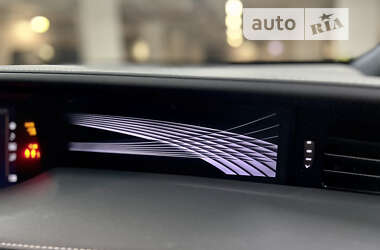 Седан Lexus LS 2019 в 