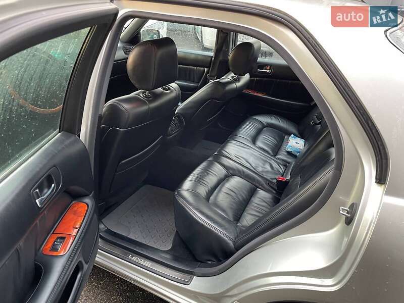 Седан Lexus LS 2000 в Дунаївцях