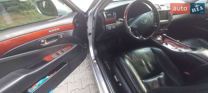 Седан Lexus LS 2007 в Черновцах