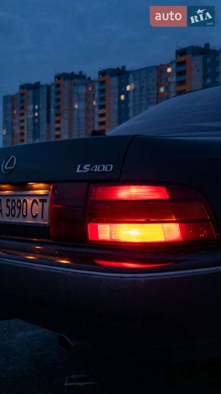 Седан Lexus LS 1994 в Киеве