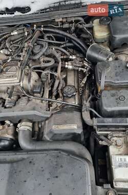 Седан Lexus LS 1994 в Киеве