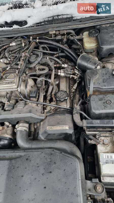 Седан Lexus LS 1994 в Киеве