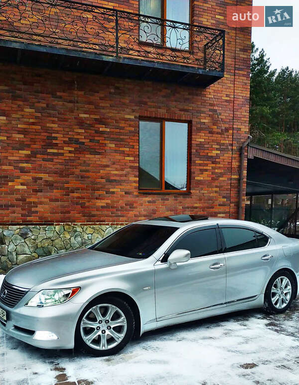 Седан Lexus LS 2008 в Києві