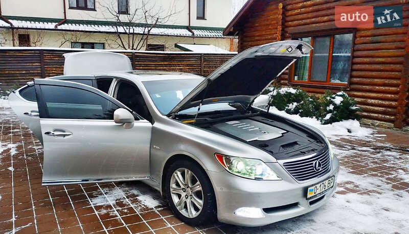 Седан Lexus LS 2008 в Києві