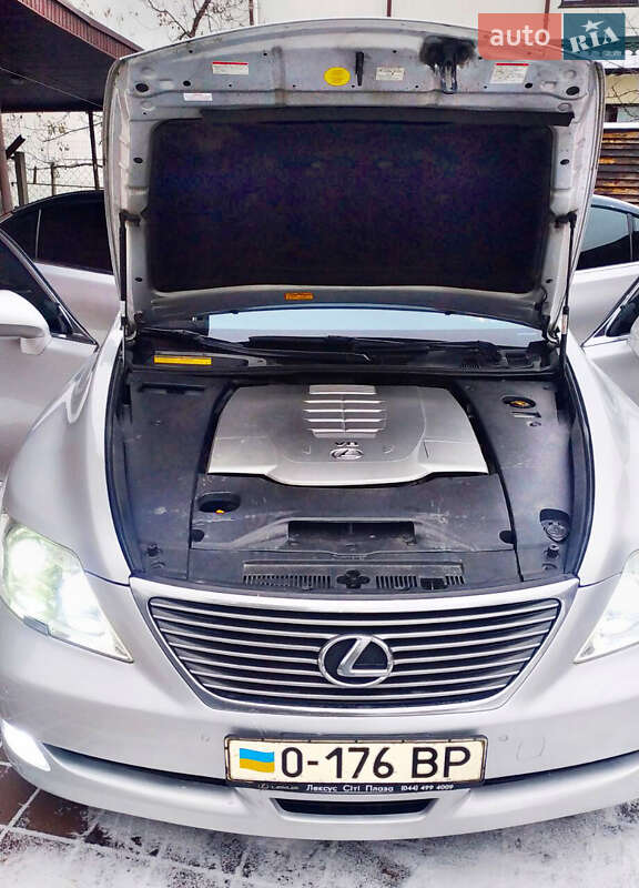 Седан Lexus LS 2008 в Києві