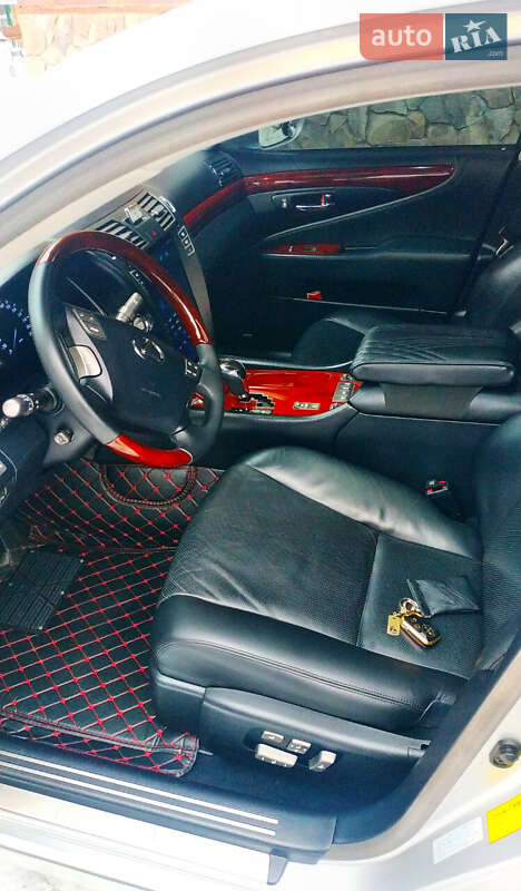 Седан Lexus LS 2008 в Києві