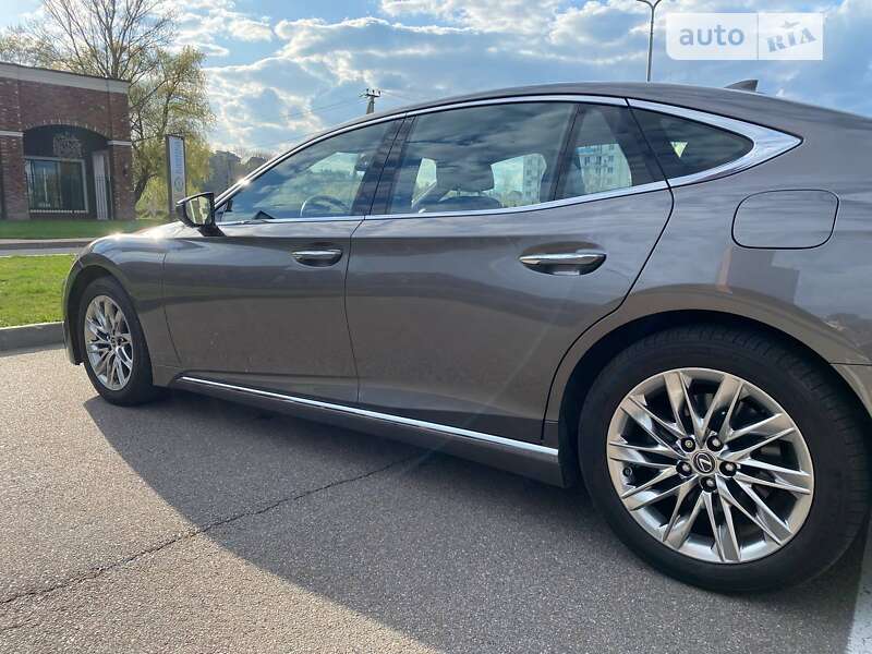 Седан Lexus LS 2018 в Киеве