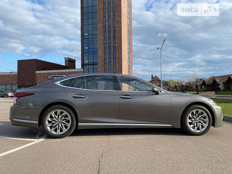 Седан Lexus LS 2018 в Киеве