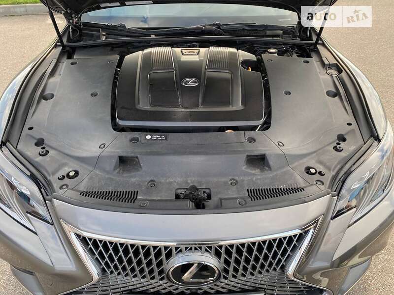 Седан Lexus LS 2018 в Киеве