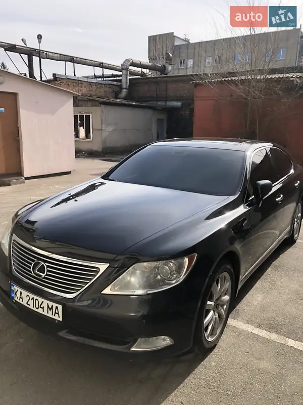 Lexus LS
