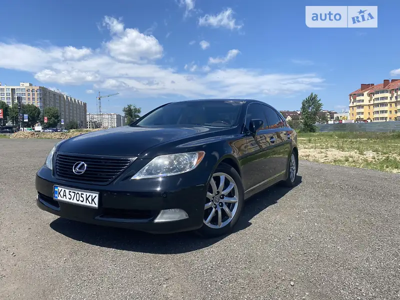 Lexus LS