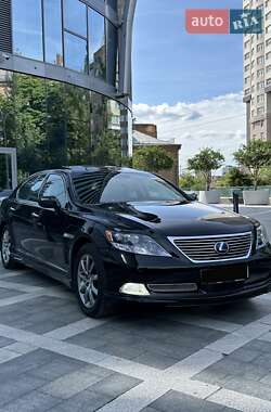 Седан Lexus LS 2008 в Киеве