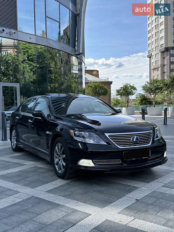 Седан Lexus LS 2008 в Киеве