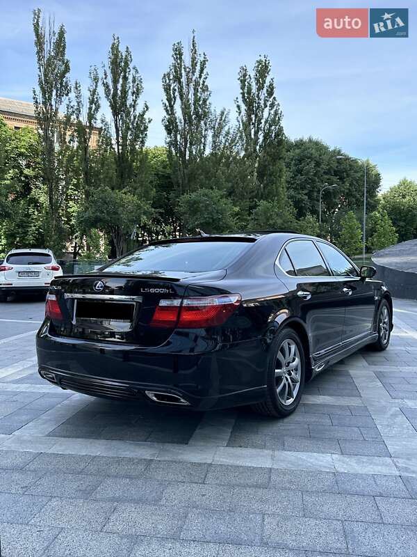 Седан Lexus LS 2008 в Киеве