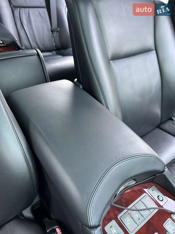 Седан Lexus LS 2008 в Киеве