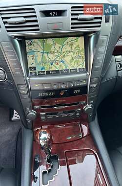 Седан Lexus LS 2008 в Киеве