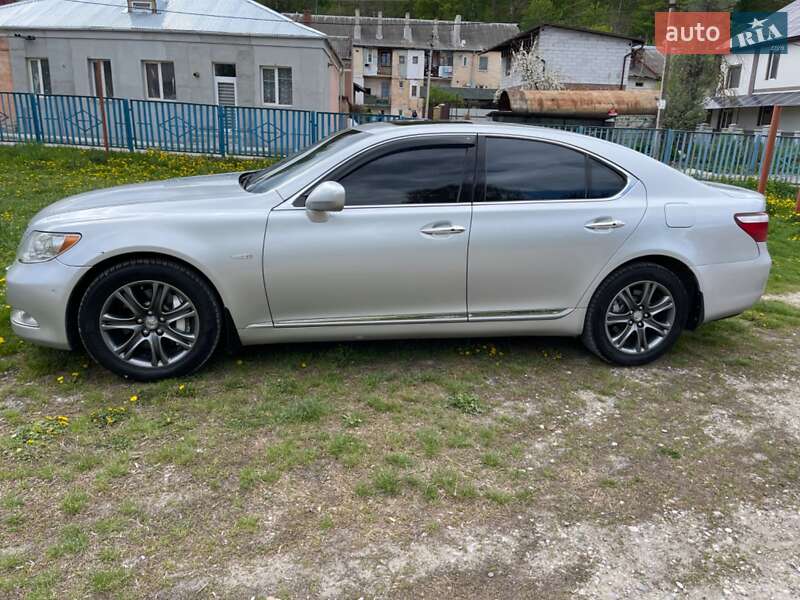 Седан Lexus LS 2007 в Киеве