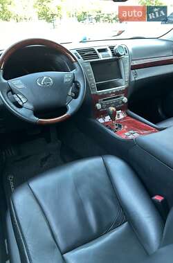 Седан Lexus LS 2011 в Киеве