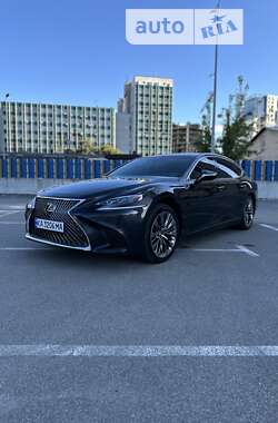 Седан Lexus LS 2018 в Киеве