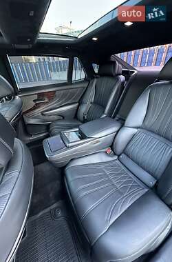 Седан Lexus LS 2018 в 