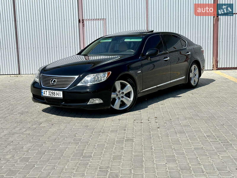 Седан Lexus LS 2008 в Коломые