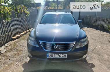 Седан Lexus LS 2008 в Тульчине