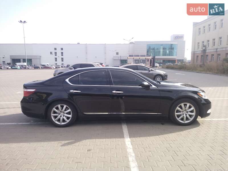 Седан Lexus LS 2008 в Чернігові