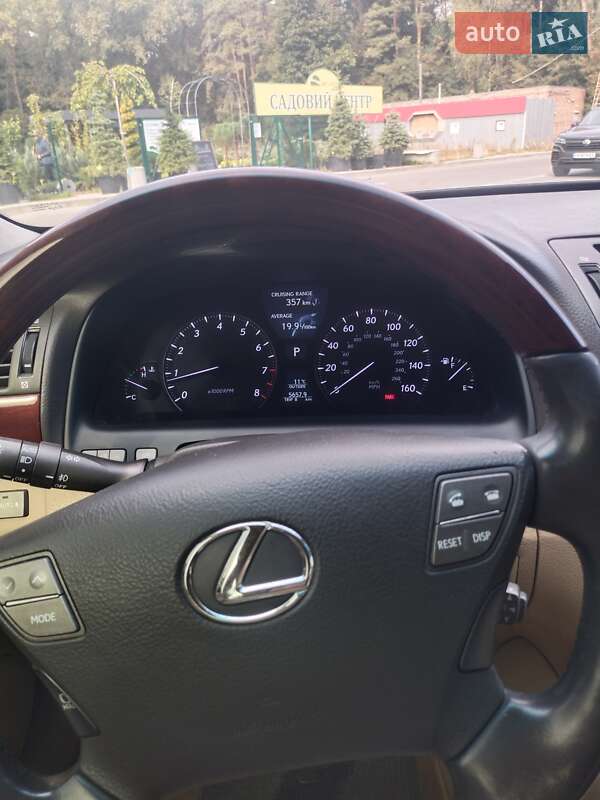 Седан Lexus LS 2008 в Чернігові