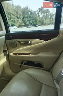 Седан Lexus LS 2008 в Чернігові