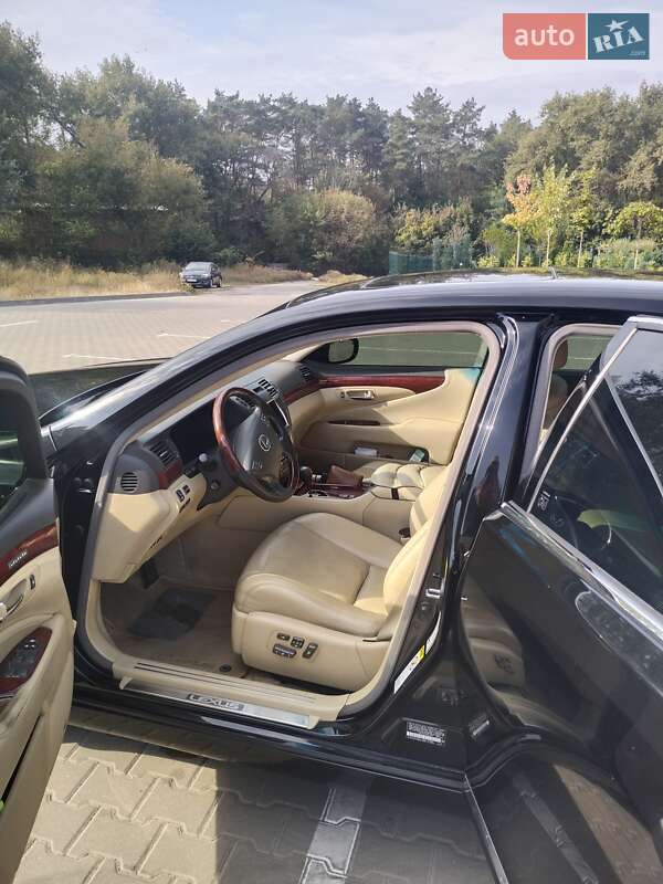 Седан Lexus LS 2008 в Чернігові