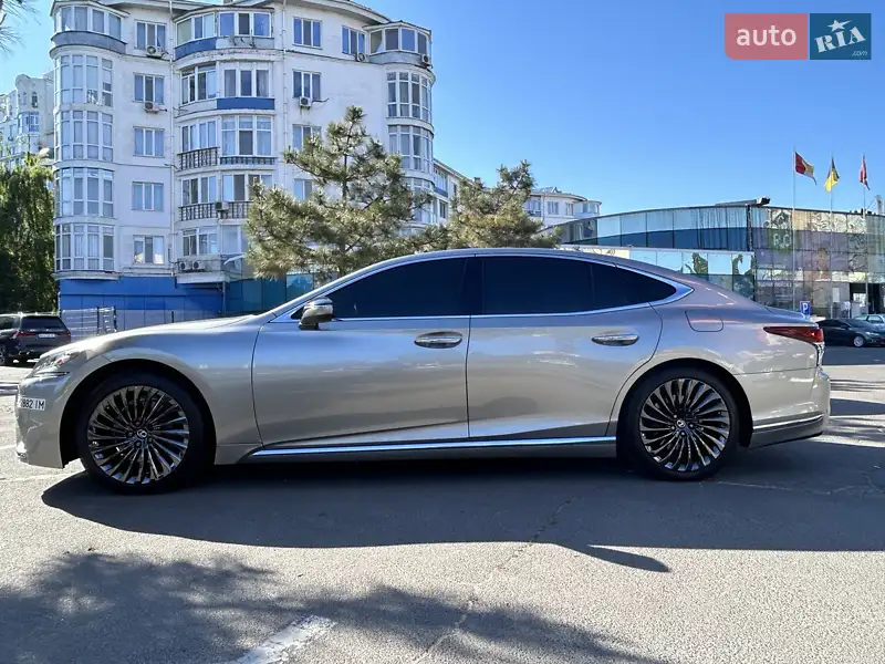 Lexus LS 2018