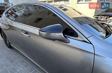 Седан Lexus LS 2018 в 