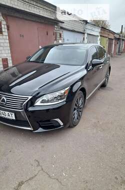 Седан Lexus LS 2013 в Чернігові