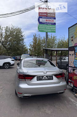 Седан Lexus LS 2013 в 