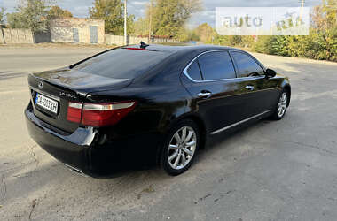 Седан Lexus LS 2006 в Умані