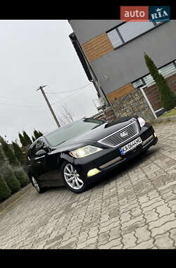 Седан Lexus LS 2007 в Стрые