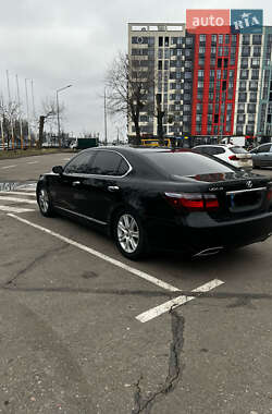 Седан Lexus LS 2008 в Киеве