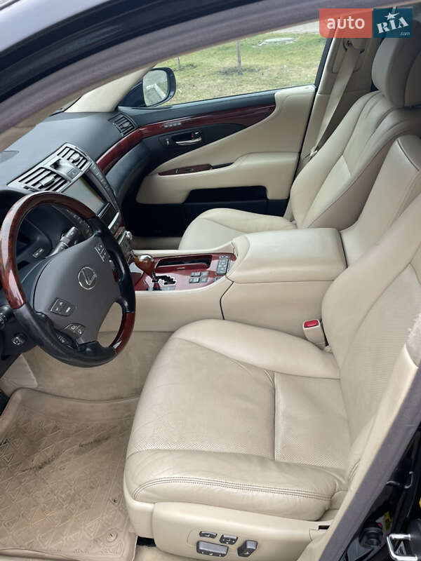 Седан Lexus LS 2012 в Днепре