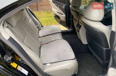Седан Lexus LS 2013 в Кременчуці