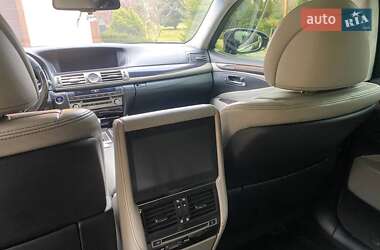 Седан Lexus LS 2013 в Кременчуці