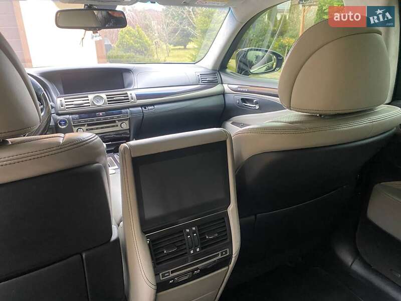 Седан Lexus LS 2013 в Киеве