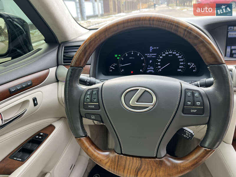 Седан Lexus LS 2014 в Черкасах