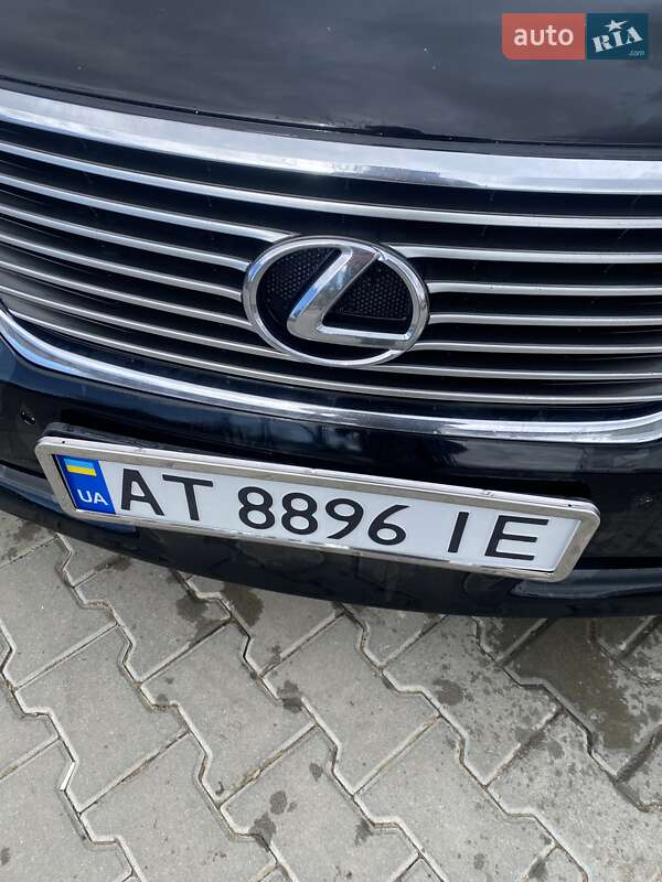 Седан Lexus LS 2007 в Косове