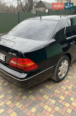 Седан Lexus LS 2001 в 