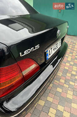 Седан Lexus LS 2001 в 